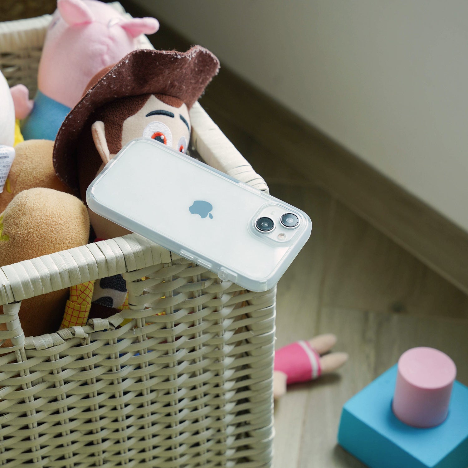 Catalyst iphone 15 series influence case iphone 15 pro in clear colorway falling off of the toy basket